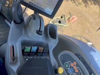 2011 New Holland T8.275 Tractor