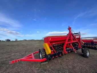 24 Row Broadacre Double Disc Seeder