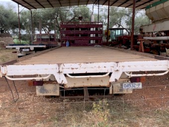International ACCO 1950C Tray Truck