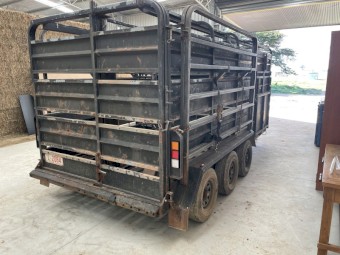 stock trailer goose neck