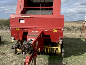 New Holland  654 Round Baler