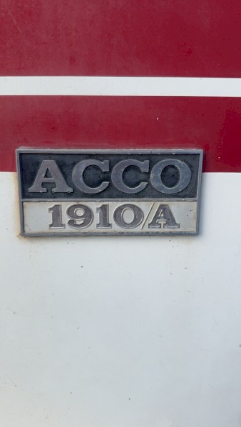 International Acco 1910A Tipper
