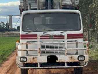 International Acco 1910A Tipper