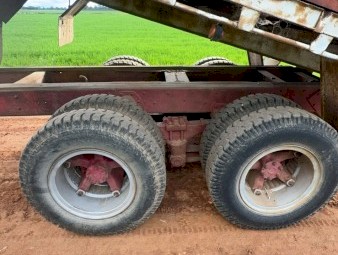 International Acco 1910A Tipper