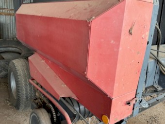 Case IH 626 Round Baler