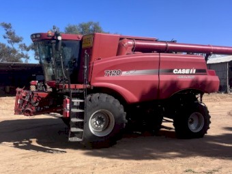 2010 Case IH 7120 Header with 40ft 2152 Front