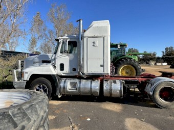 1995 Mack CH Prime Mover with Hydraulics