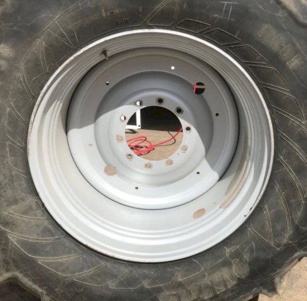 WANTED Case New Holland Massey 10 stud Wheel