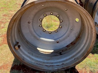WANTED Case New Holland Massey 10 stud Wheel