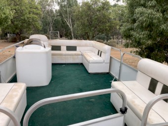 Pontoon Party Boat