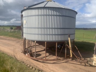 Ackland Field Bin with Auger