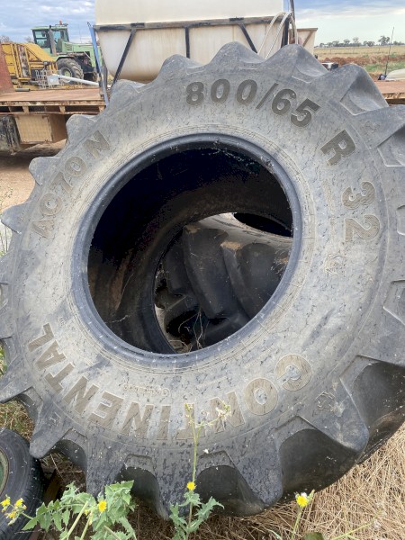 Continental Tyre 800/65 R 32