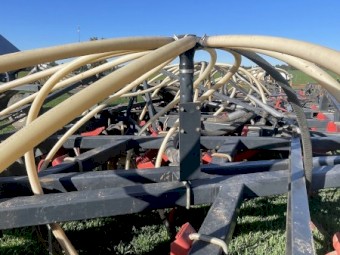 Flexicoil 10.5m Bar + 1330 air cart