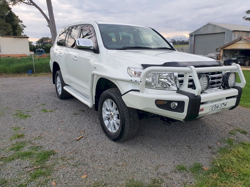 Toyota Landcruiser 200 Series Sahara Wagon