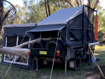 Black Series Dominator 2019 Camper Trailer