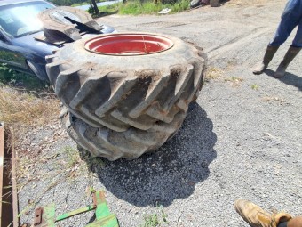 18.4 30 tyres and rims