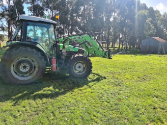 2016 Deutz Agrofarm 100G Tractor