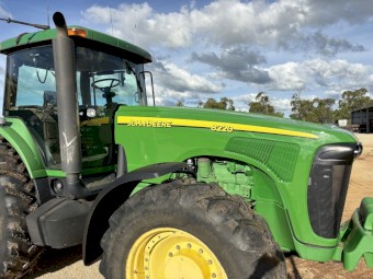 2005 John Deere 8220 Tractor
