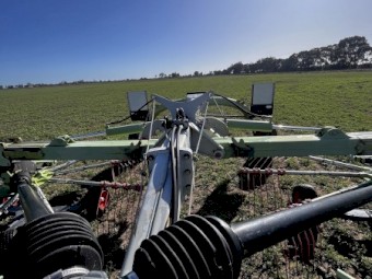Class Liner 2600 Twin Rotor Rake