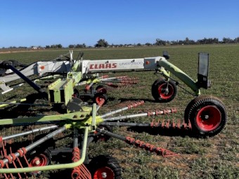 Class Liner 2600 Twin Rotor Rake
