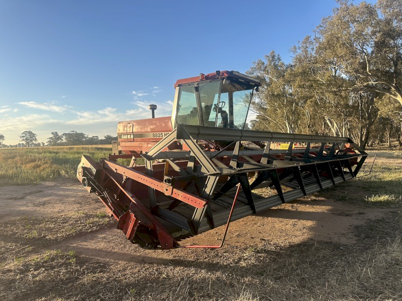 8825 Case Windrower
