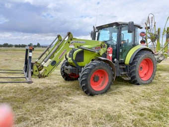2009 Claas Arion 420 Tractor Loader