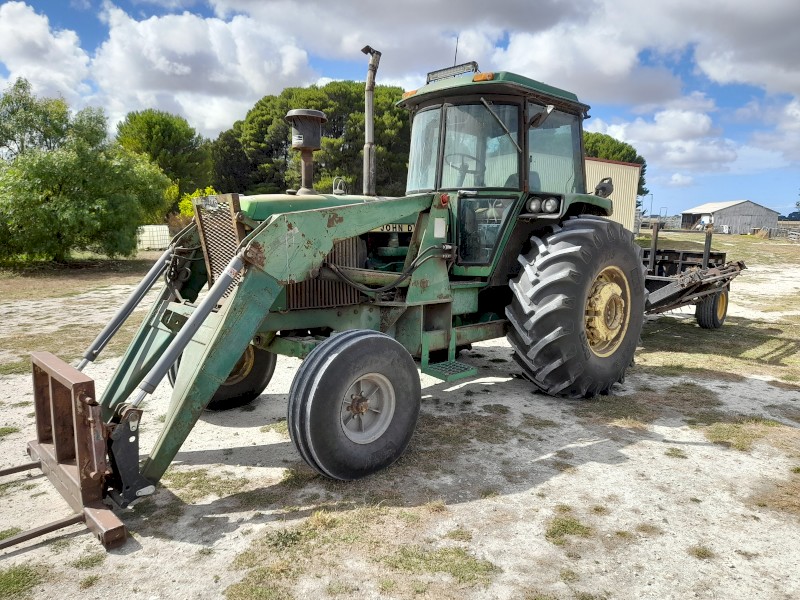 John Deere 4040 Tractor with FEL