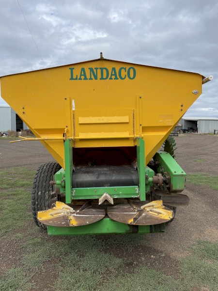 8 tonne Landaco Spreader