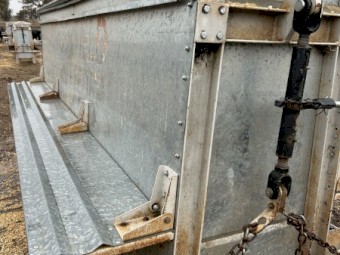 Brookfield Sheep Feeders