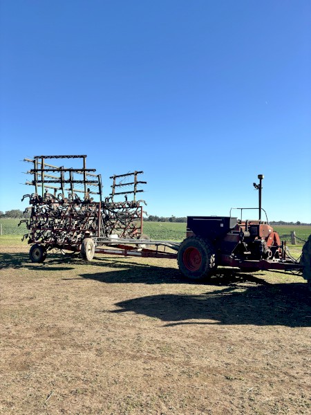 International/Napier Air Seeder