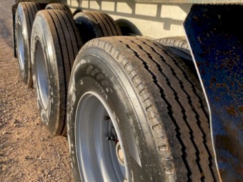 1989 40’6 Freighter flat top for sale