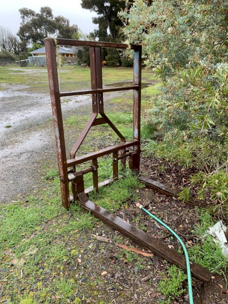 3 pt linkage adjustable fork lift