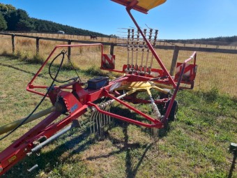 Pottinger 461 Single Rotor Hay Rake