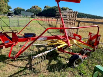Pottinger 461 Single Rotor Hay Rake