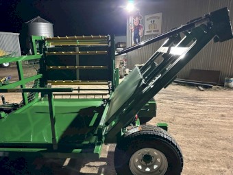 Square bale and round bale feeder Elsworth