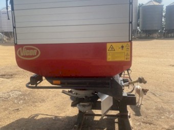 VICON ROXL 3900 lts fertiliser spreader