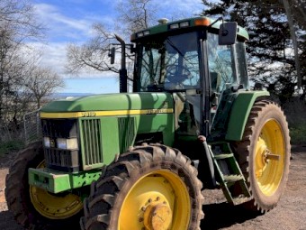 John Deere 7410 Tractor