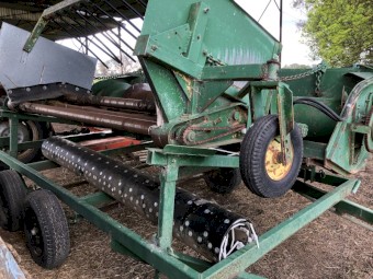 JD 9600 header with 930f