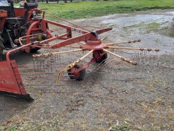 International RS 310 D 3pl Rotary Hay Rake.