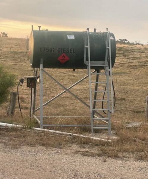 overhead dual fuel tank, pump and stand 