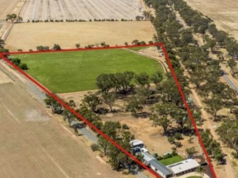 LIVING THE LIFESTYLE DREAM AND SELLING AS 12 OR 30 ACRES