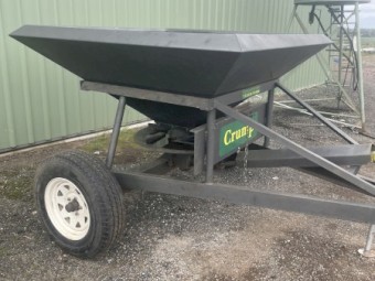 1 tonne Crump Fertiliser Spreader