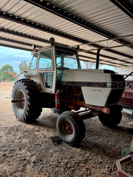 Case IH 2390 Tractor