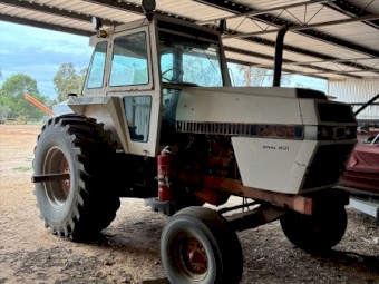 Case IH 2390 Tractor