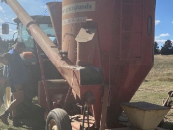 Gehl Mixall Feed Mixer