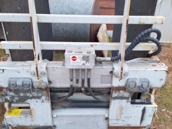 Under Auction - (A256) Cascade Wool Bale Grab Suit Forklift