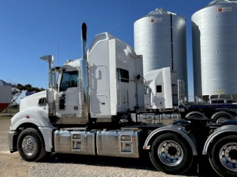 2021 Mack Superliner Prime Mover