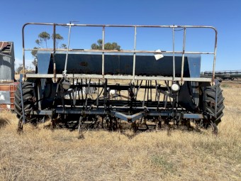 Agrow drill seeder with roller