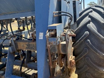 Agrow drill seeder with roller