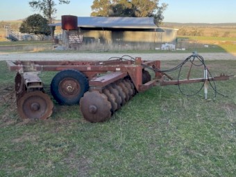 International 28 plate disc plough